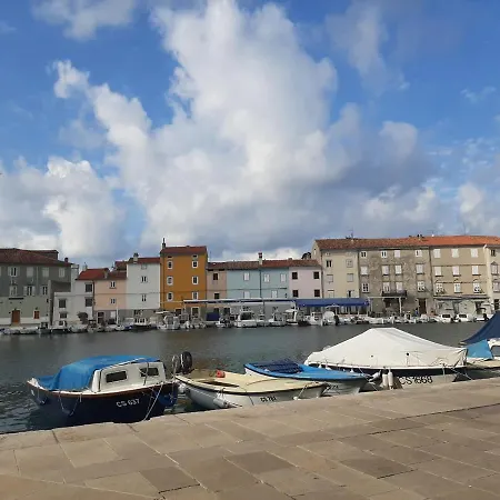 Old Town Apartman Cres